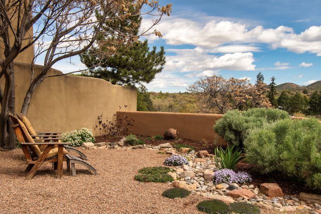 412 Camino Cabra, Santa Fe, NM 87505