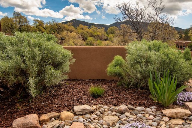 412 Camino Cabra, Santa Fe, NM 87505