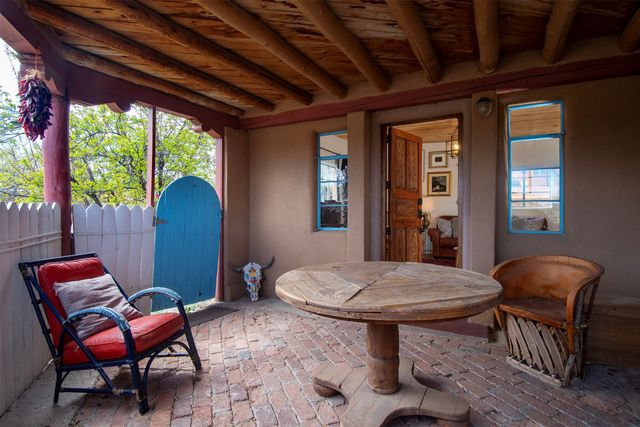412 Camino Cabra, Santa Fe, NM 87505