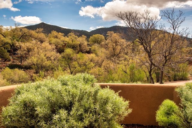 412 Camino Cabra, Santa Fe, NM 87505