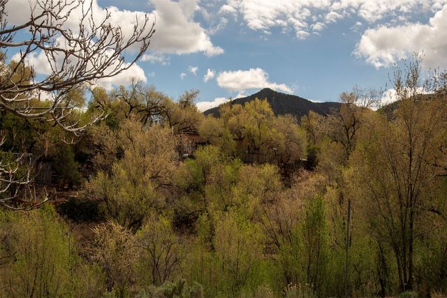 412 Camino Cabra, Santa Fe, NM 87505
