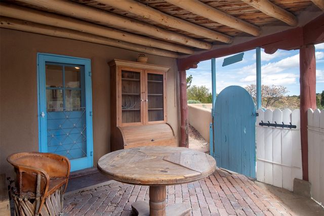 412 Camino Cabra, Santa Fe, NM 87505