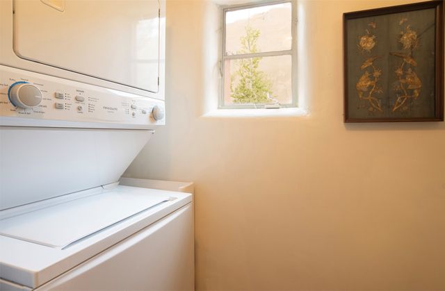 412 Camino Cabra, Santa Fe, NM 87505