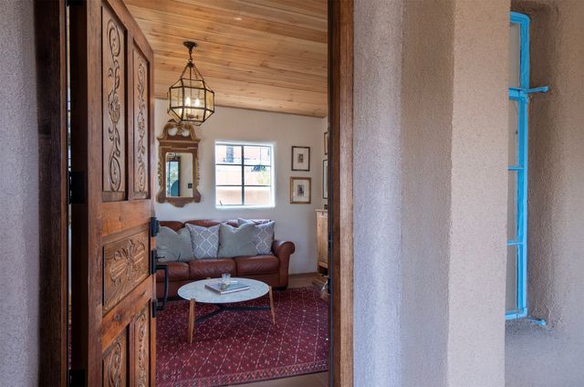 412 Camino Cabra, Santa Fe, NM 87505