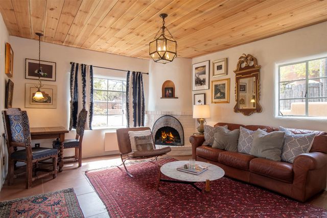 412 Camino Cabra, Santa Fe, NM 87505