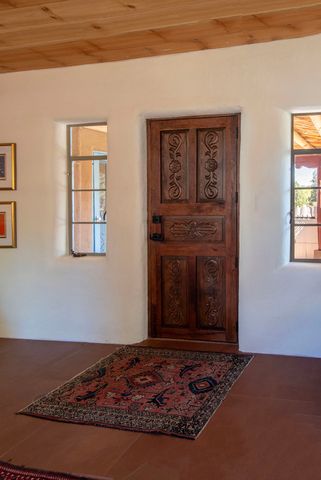 412 Camino Cabra, Santa Fe, NM 87505