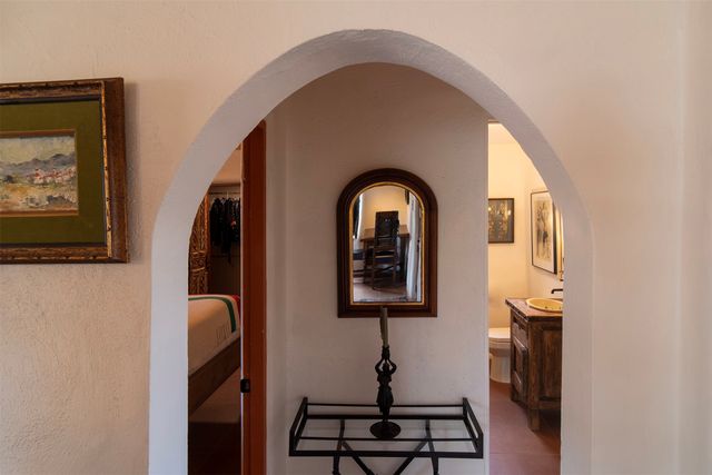 412 Camino Cabra, Santa Fe, NM 87505