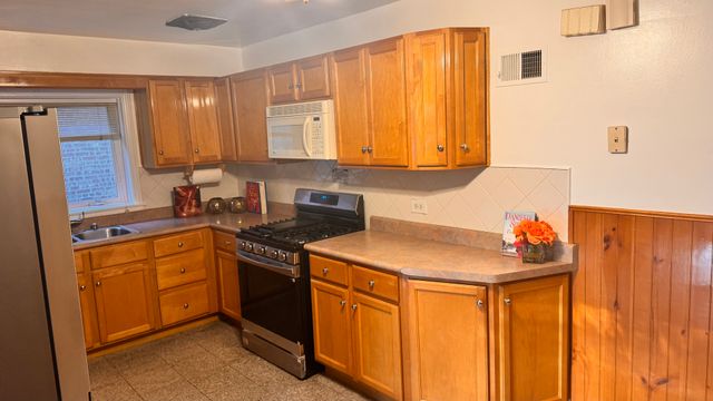 5501 N California Avenue 1N, Chicago, IL 60625