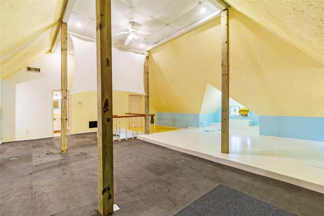 38 Darrell White Road, Huntsville, TX 77340