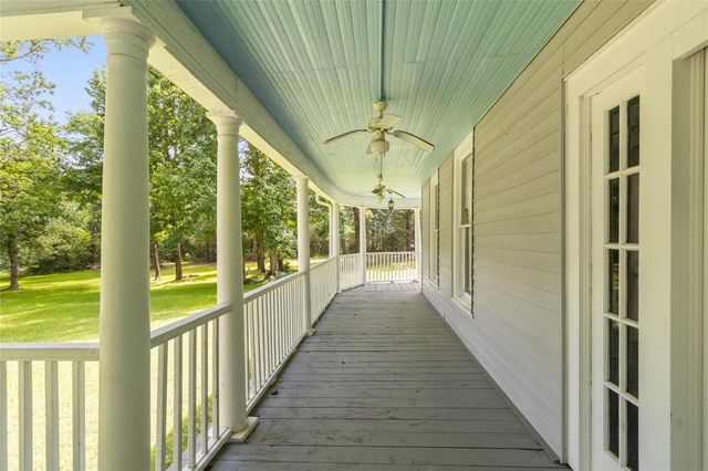 38 Darrell White Road, Huntsville, TX 77340