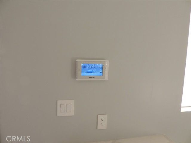 22735 Del Valle Street 6, Woodland Hills (los Angeles), CA 91364