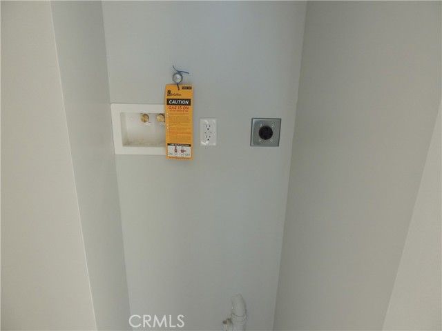 22735 Del Valle Street 6, Woodland Hills (los Angeles), CA 91364