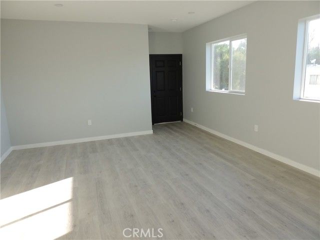 22735 Del Valle Street 6, Woodland Hills (los Angeles), CA 91364