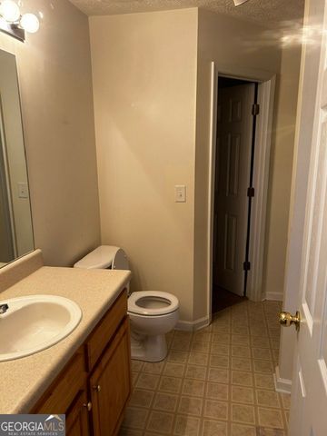 9592 Lakeview Circle, Union City, GA 30291