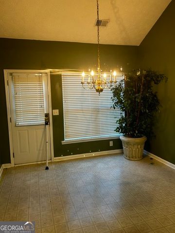 9592 Lakeview Circle, Union City, GA 30291