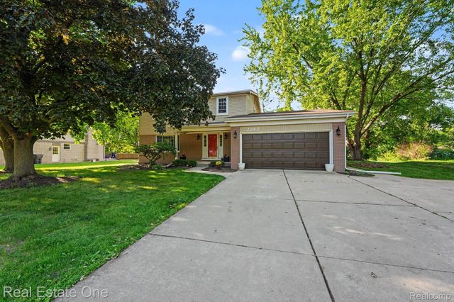 2242 W Wattles Road, Troy, MI 48098