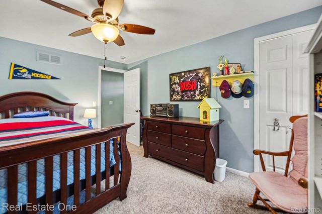 2242 W Wattles Road, Troy, MI 48098