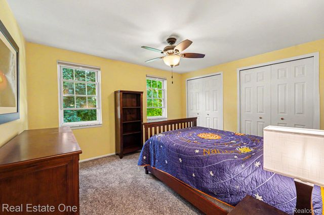 2242 W Wattles Road, Troy, MI 48098