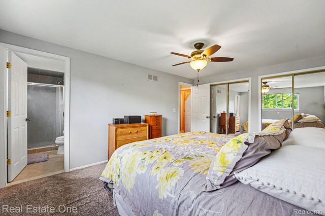 2242 W Wattles Road, Troy, MI 48098