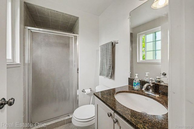 2242 W Wattles Road, Troy, MI 48098