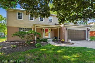 2242 W Wattles Road, Troy, MI 48098