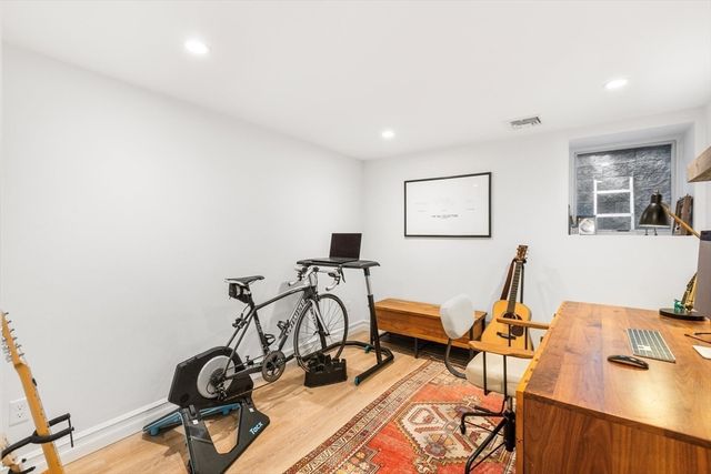 8 Hancock St, Boston, MA 02129