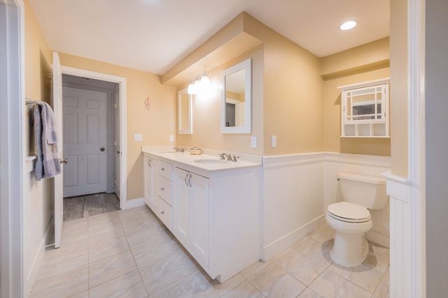 2 Compton Ct, Plymouth, MA 02360