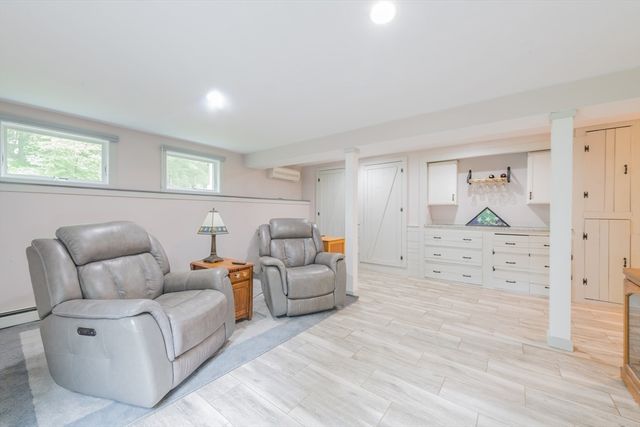 2 Compton Ct, Plymouth, MA 02360