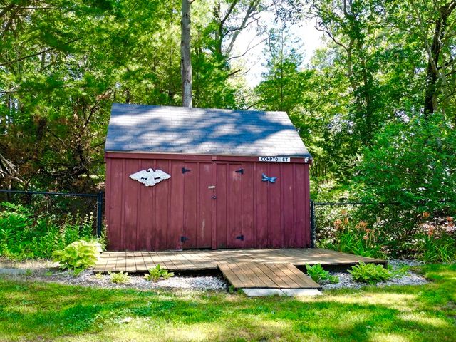 2 Compton Ct, Plymouth, MA 02360