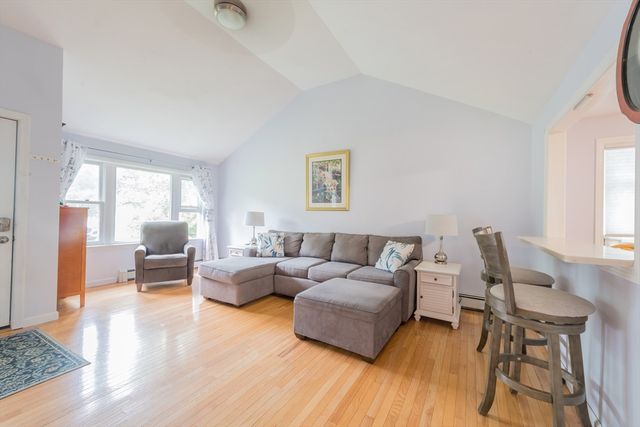 2 Compton Ct, Plymouth, MA 02360