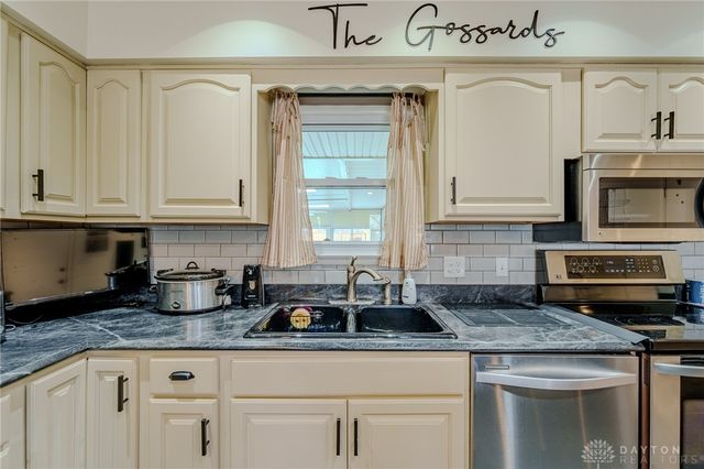 305 S Vandemark Road, Sidney, OH 45365