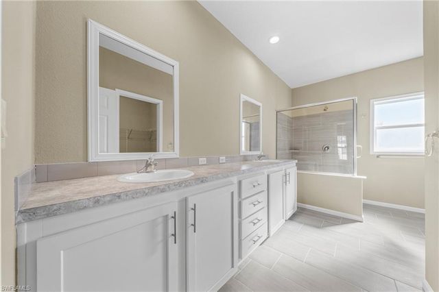 24 Red Poinciana DR, Fort Myers, FL 33908