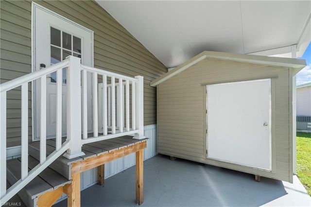 24 Red Poinciana DR, Fort Myers, FL 33908