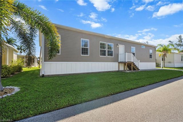 24 Red Poinciana DR, Fort Myers, FL 33908