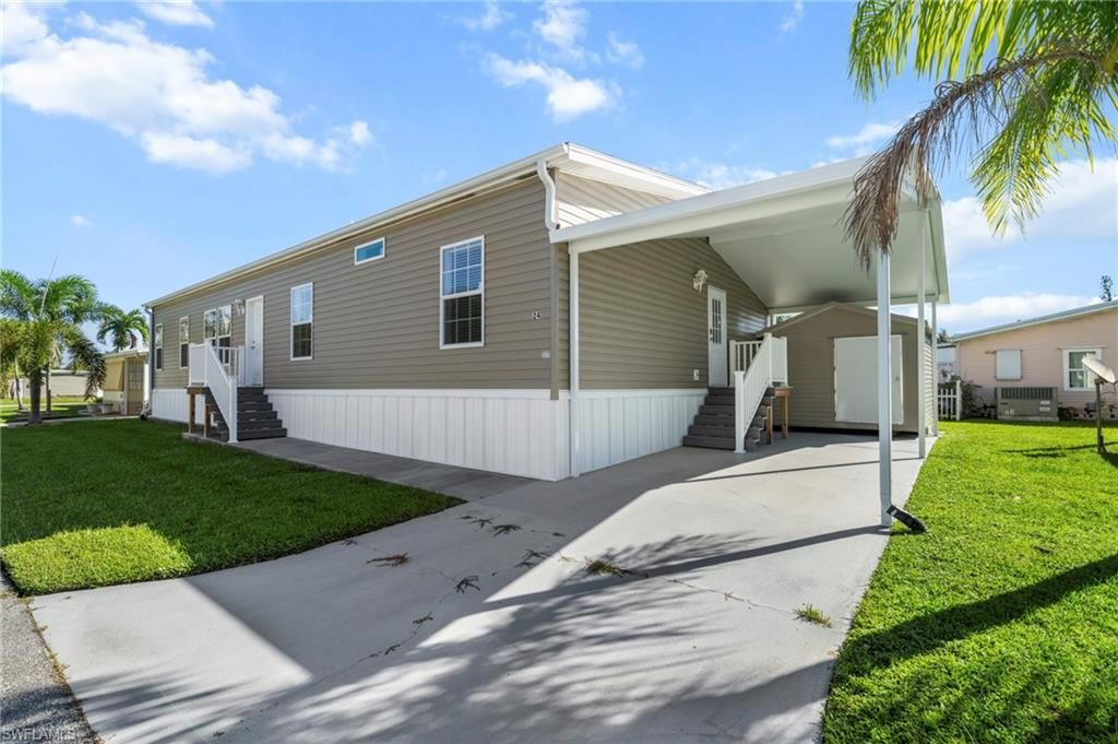 24 Red Poinciana DR, Fort Myers, FL 33908