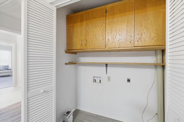 208 N Julie Avenue, Mansfield, MO 65704