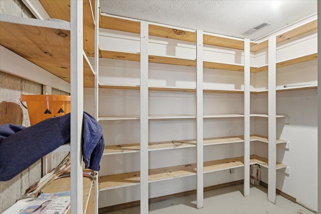 208 N Julie Avenue, Mansfield, MO 65704