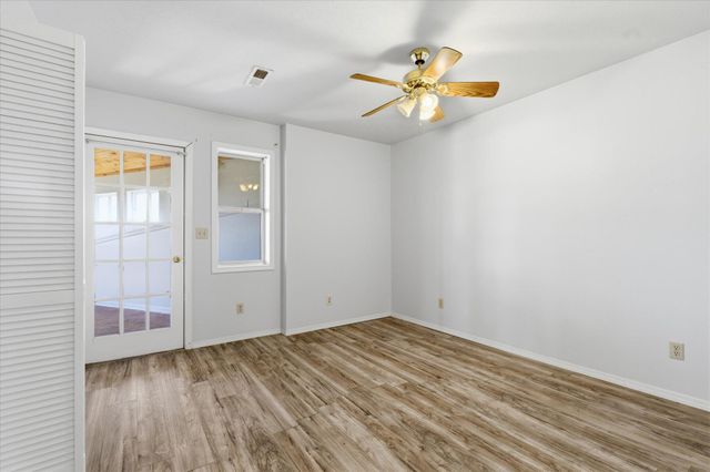 208 N Julie Avenue, Mansfield, MO 65704