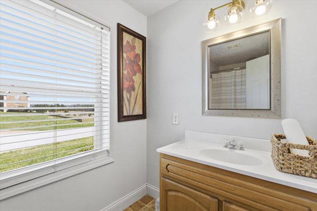 208 N Julie Avenue, Mansfield, MO 65704