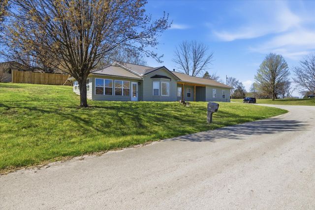 208 N Julie Avenue, Mansfield, MO 65704