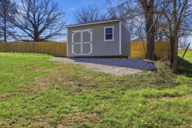 208 N Julie Avenue, Mansfield, MO 65704