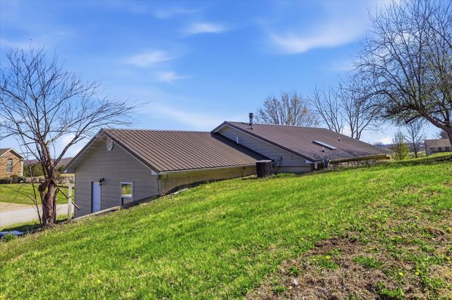 208 N Julie Avenue, Mansfield, MO 65704