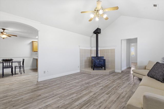 208 N Julie Avenue, Mansfield, MO 65704