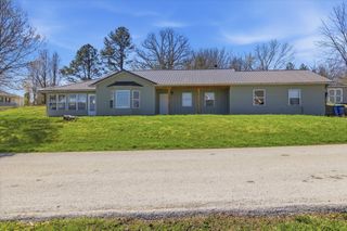 208 N Julie Avenue, Mansfield, MO 65704