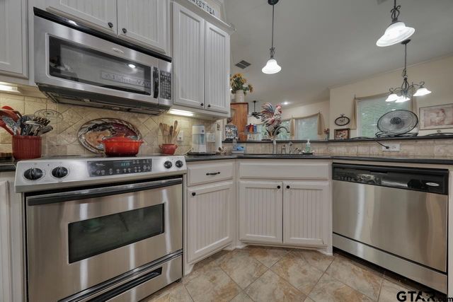 12170 Copper Ct, Lindale, TX 75706