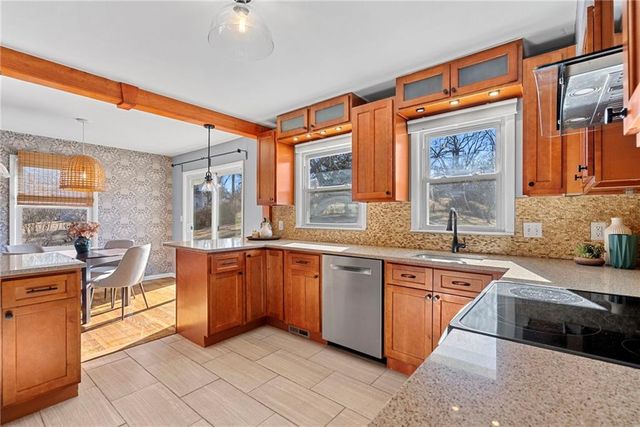 9118 BEL AIR Circle, Overland Park, KS 66207