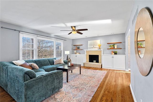 9118 BEL AIR Circle, Overland Park, KS 66207