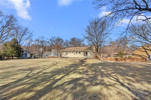 9118 BEL AIR Circle, Overland Park, KS 66207