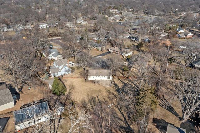 9118 BEL AIR Circle, Overland Park, KS 66207