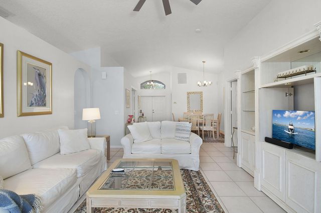 3138 SE Brierwood Place, Stuart, FL 34997